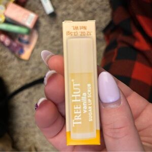 Tree Hut Vanilla Sugar Scrub - Yellow Beige Packaging